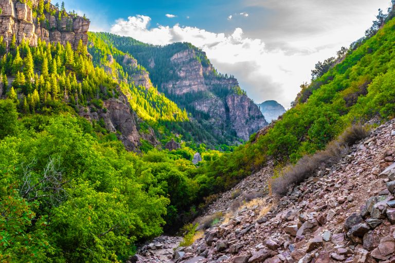 How to Get from Denver Airport to Glenwood Springs (Options, Routes, Costs + More)